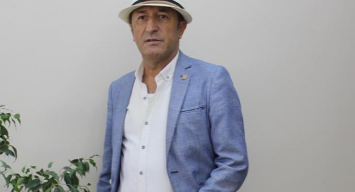 KENDİNİ MESLEKTAŞLARINA ADAYAN GAZETECİ