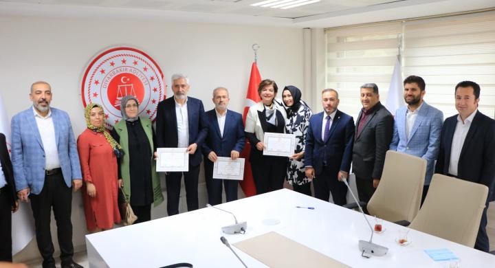 Milletvekili Mazbatasını Alan Hanımağa Kader Gayrete Aşıktır Dedi
