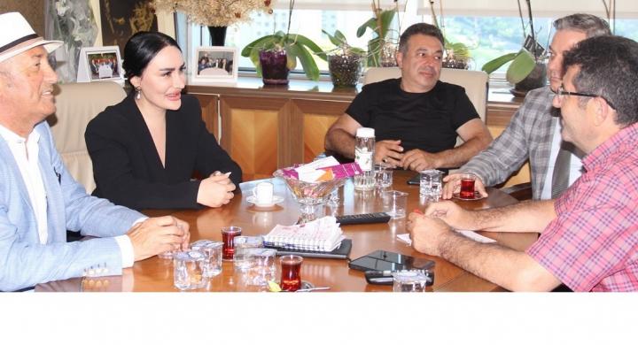 ÇEKMEKÖY’e DEĞİŞİM KADIN ELİYLE GELECEK!