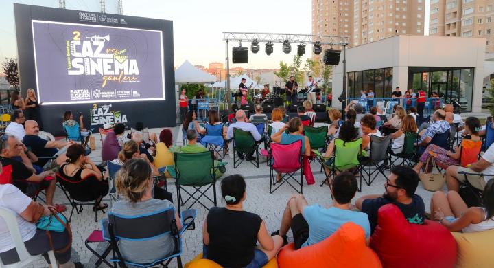 ATAŞEHİR’DE “CAZ VE SİNEMA GÜNLERİ” KEYİF DOLU BİR FESTİVAL ATMOSFERİ YAŞATIYOR
