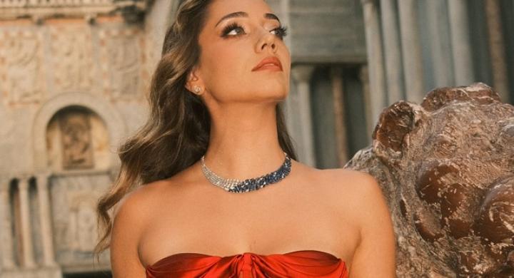 ÖZGE ÖZACAR VENEDİGİ ALEV ALEV YAKTI.