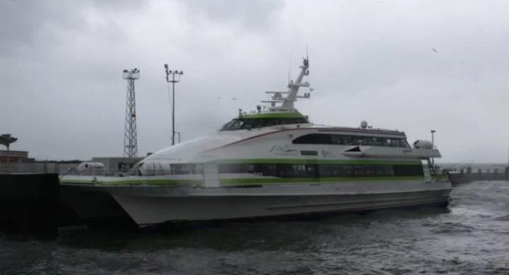 Deniz ulaşımına fırtına engeli