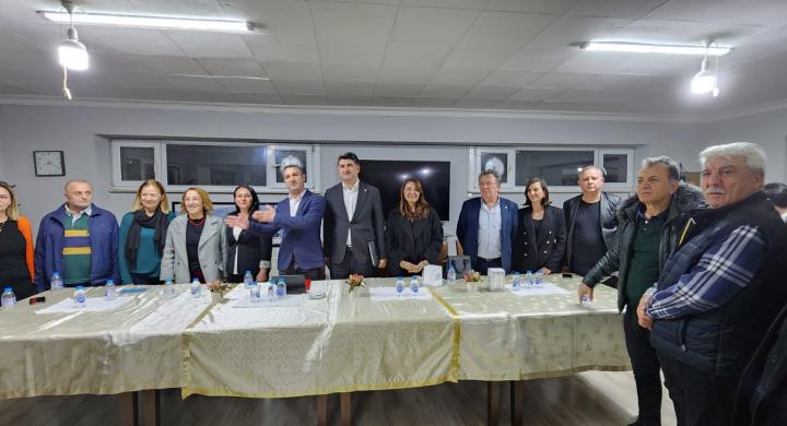  Tabii ki, işte önerdiğiniz bilgilerle ilgili bir haber:  Onursal Adıgüzel, Ataşehir Hisar'da Mahalle Programına Katıldı