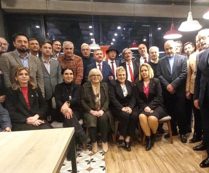 Ataşehir“de Gazetecilerin Buluşması: İftar Programında Siyasiler ve Bağımsız Medya Gazeteciler Derneği Bir Araya Geldi