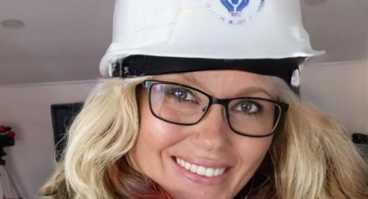 Renkli ve Çalışkan Gazeteci Hüzün Yücel’in Başarıları Doymuyor