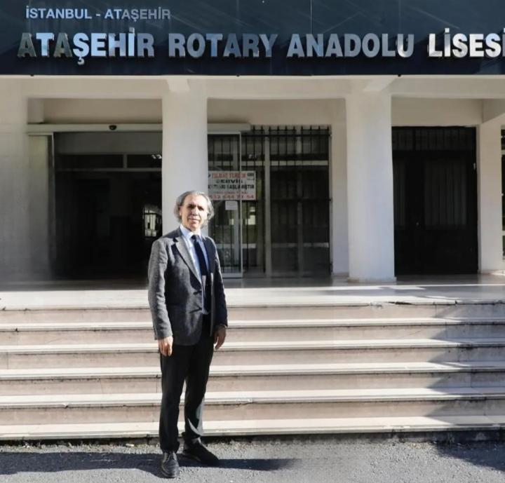 Ataşehir Rotary Anadolu Lisesi, İsmail Yüksel Liderliğinde Eğitim ve Sporda Zirveye Yükseliyor