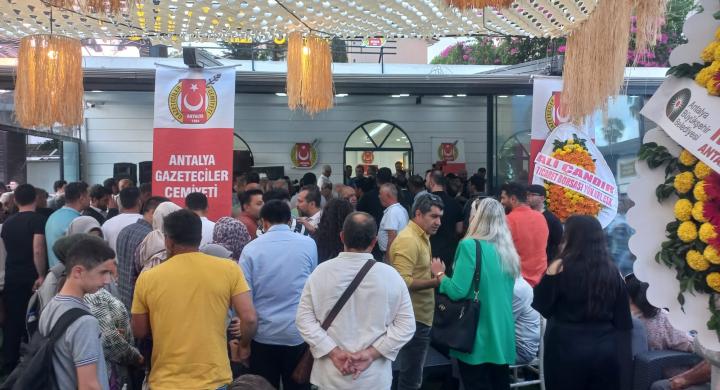 ANTALYA GAZETECİLER CEMİYETİ LOKALİNİN AÇILIŞINA YOĞUN İLGİ