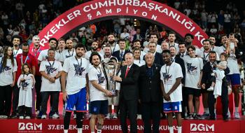 Cumhurbaşkanı Erdoğan, Anadolu Efes'i tebrik etti
