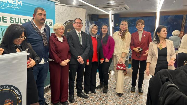 Tek Hedefimiz Eğitim Derneği Öncülüğünde İstanbul Boğazında yazar Nimet Erenler Gülkökü’nün “Duy Beni” kitap lansmanı.