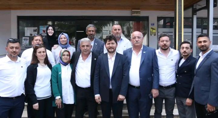 Anahtar Parti Terme İlçe Başkanlığı açılışında yoğun katılım ve coşku yaşandı