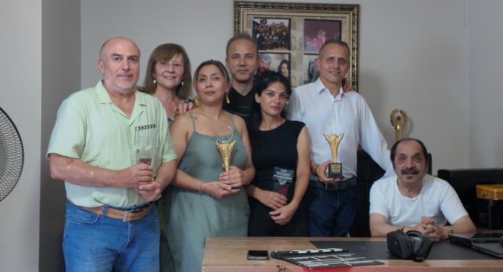 Sanat ve sağlık dünyası aynı sahnede buluştu, 50. yıl onuru Gündoğdu’dan Engin’e