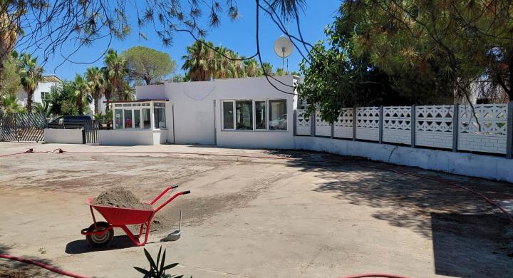 LARA PLAJI’NDA ATIL DURUMA DÜŞEN PTT KAMPI HAKKINDA KAMUOYU MERAK İÇİNDE: GELECEĞİ NE OLACAK?